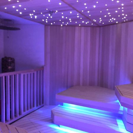 Capsule Inn Oszaka Kültér fotó