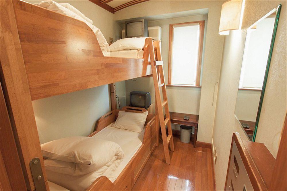 Capsule Inn Oszaka Kültér fotó
