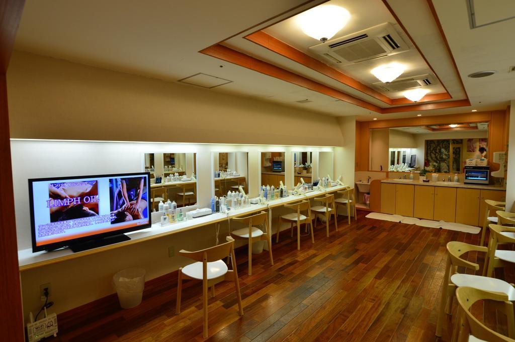 Capsule Inn Oszaka Kültér fotó