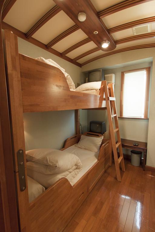 Capsule Inn Oszaka Kültér fotó