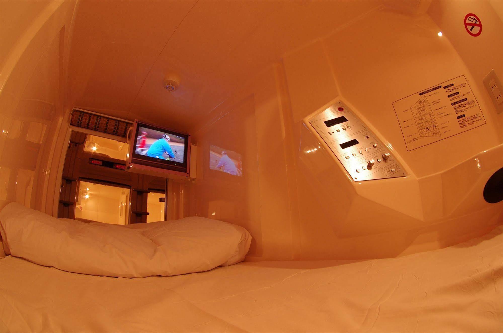 Capsule Inn Oszaka Kültér fotó